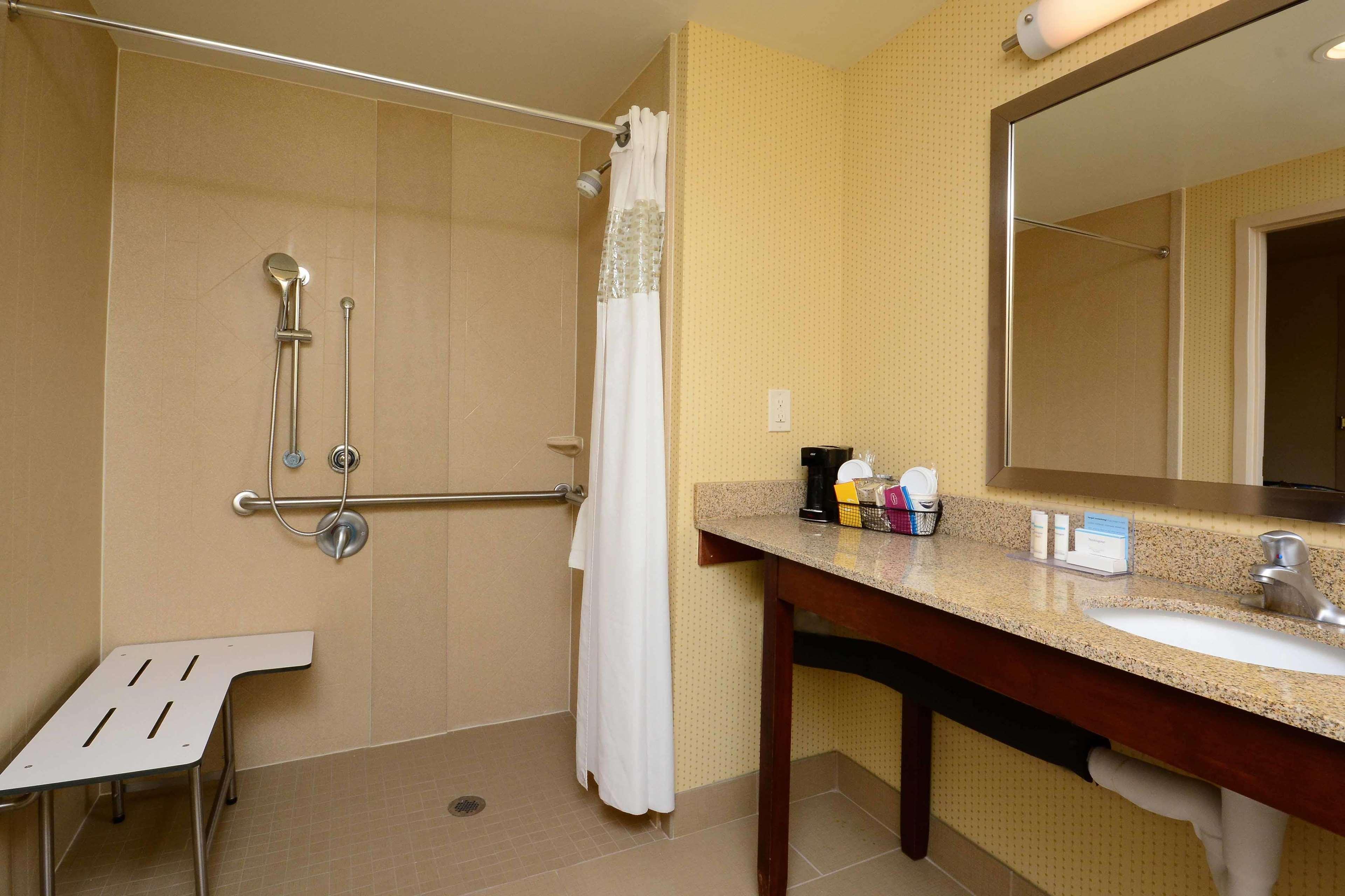 Hampton Inn Raleigh Capital Blvd North Ngoại thất bức ảnh
