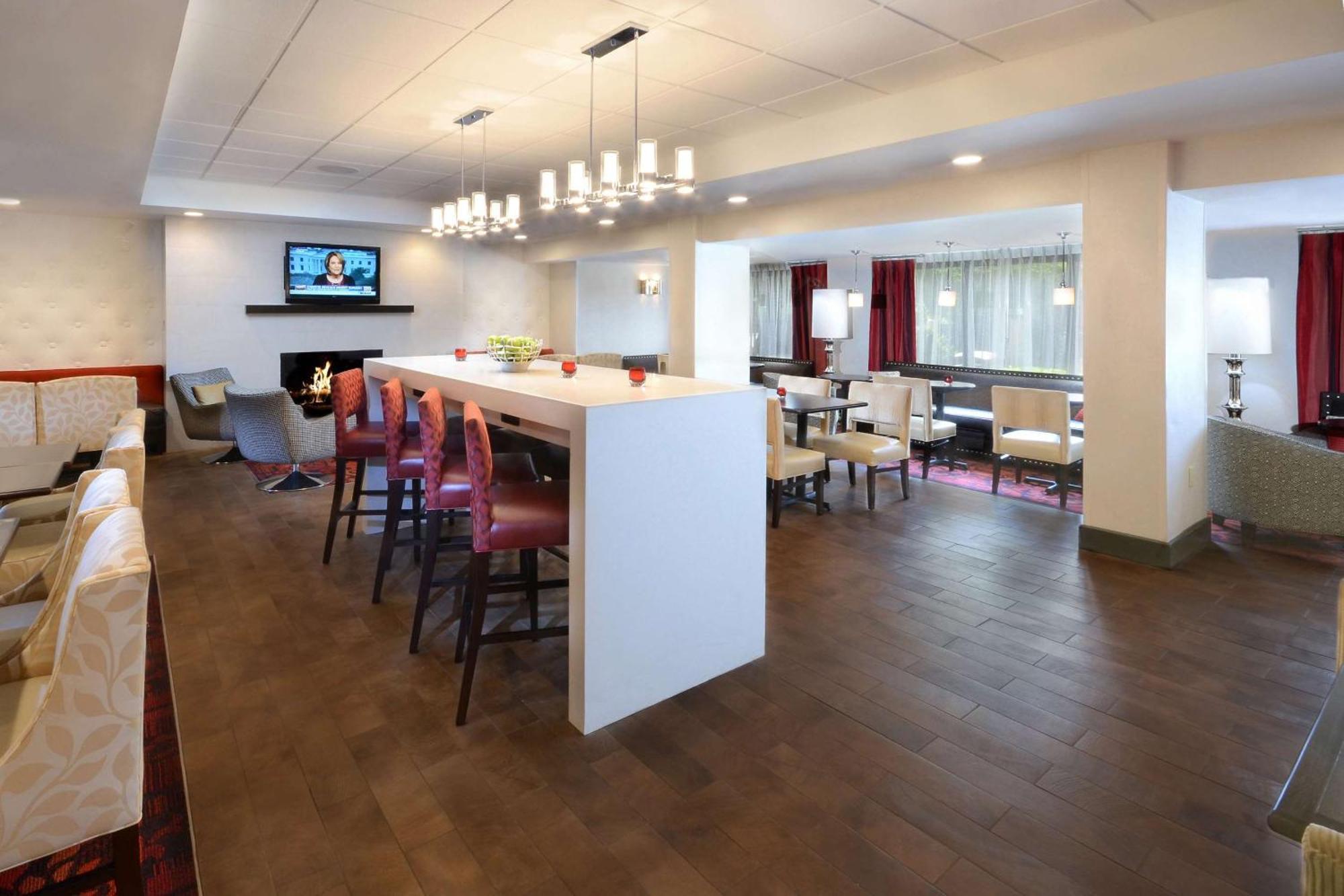 Hampton Inn Raleigh Capital Blvd North Ngoại thất bức ảnh