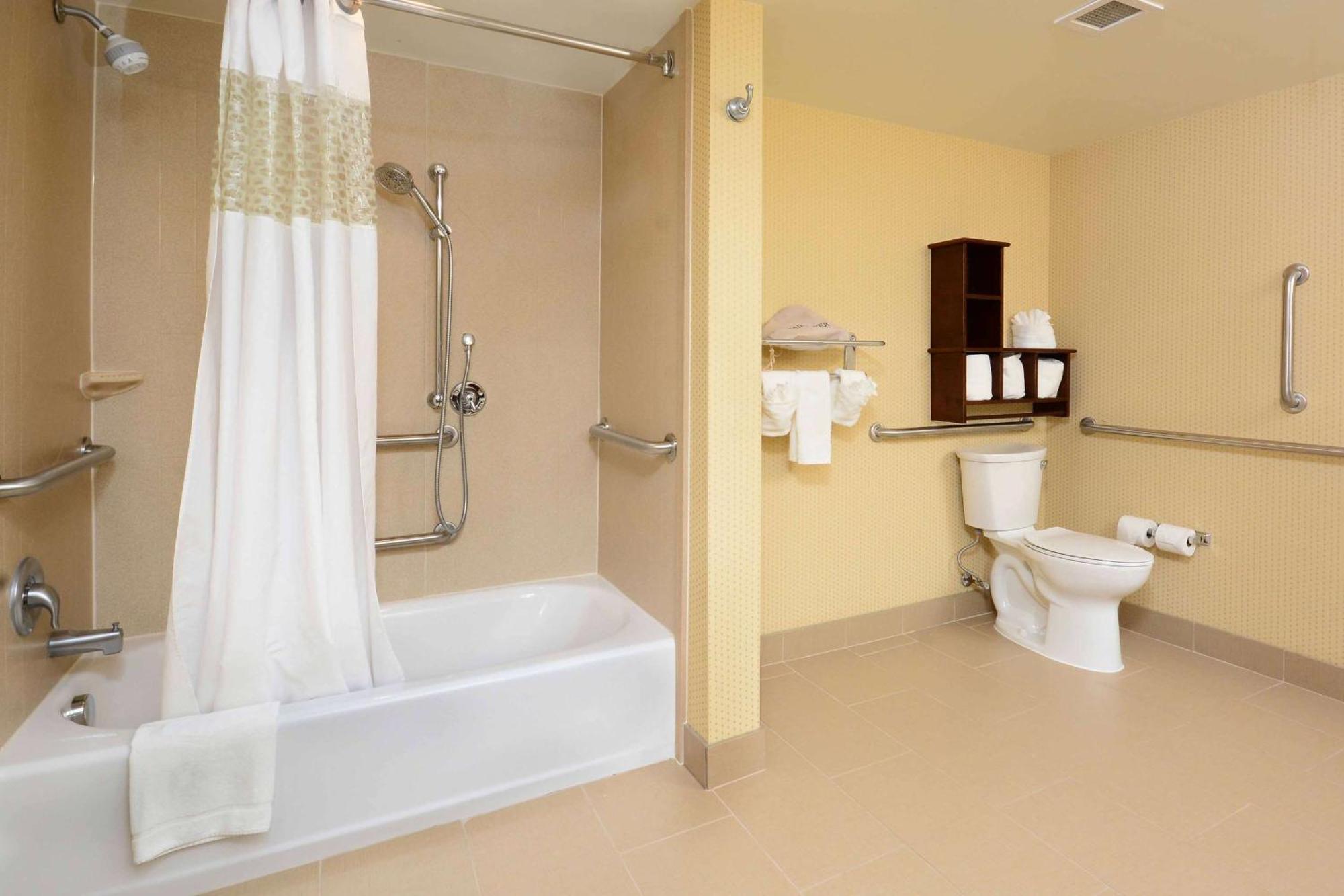Hampton Inn Raleigh Capital Blvd North Ngoại thất bức ảnh