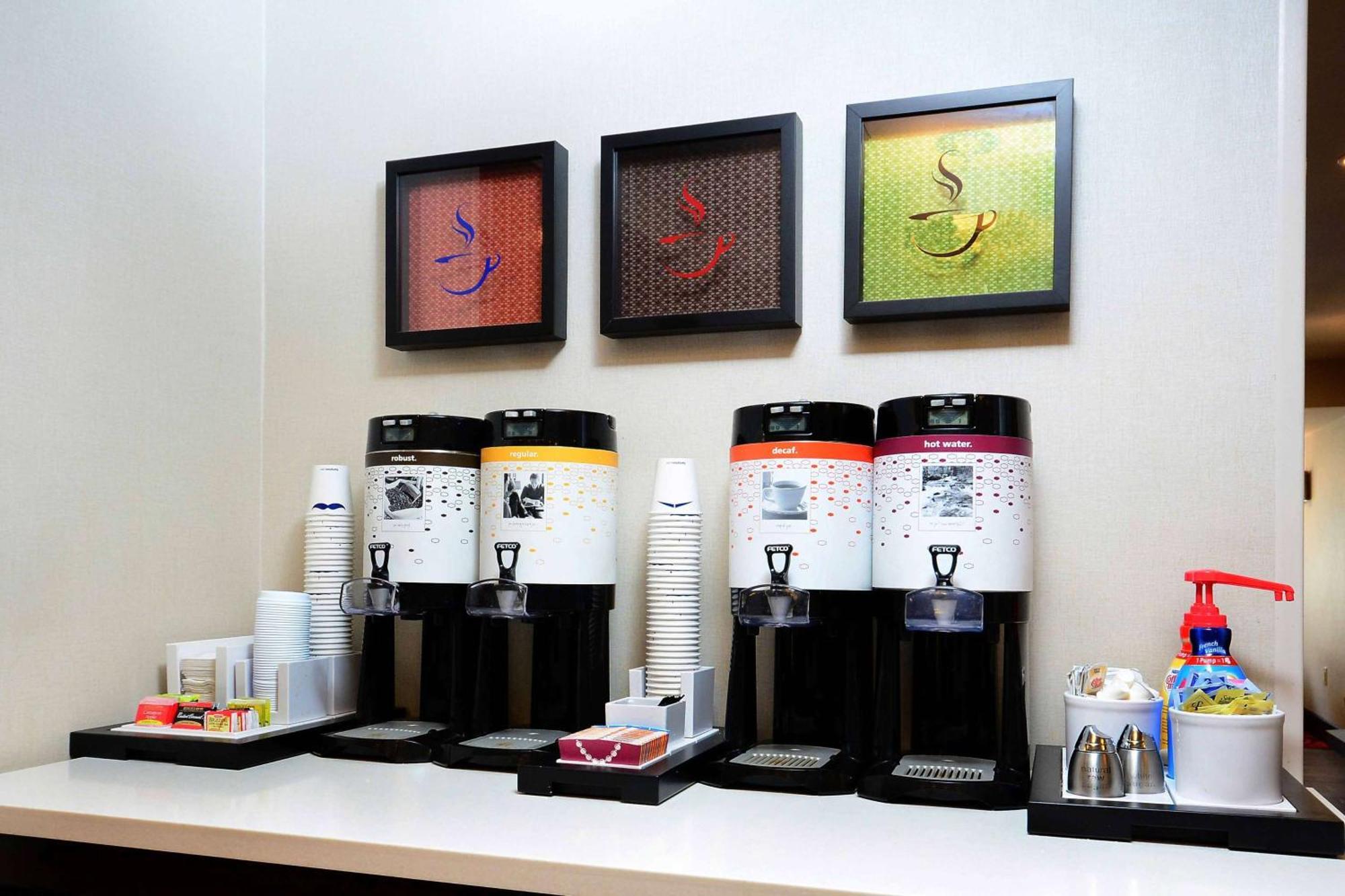 Hampton Inn Raleigh Capital Blvd North Ngoại thất bức ảnh