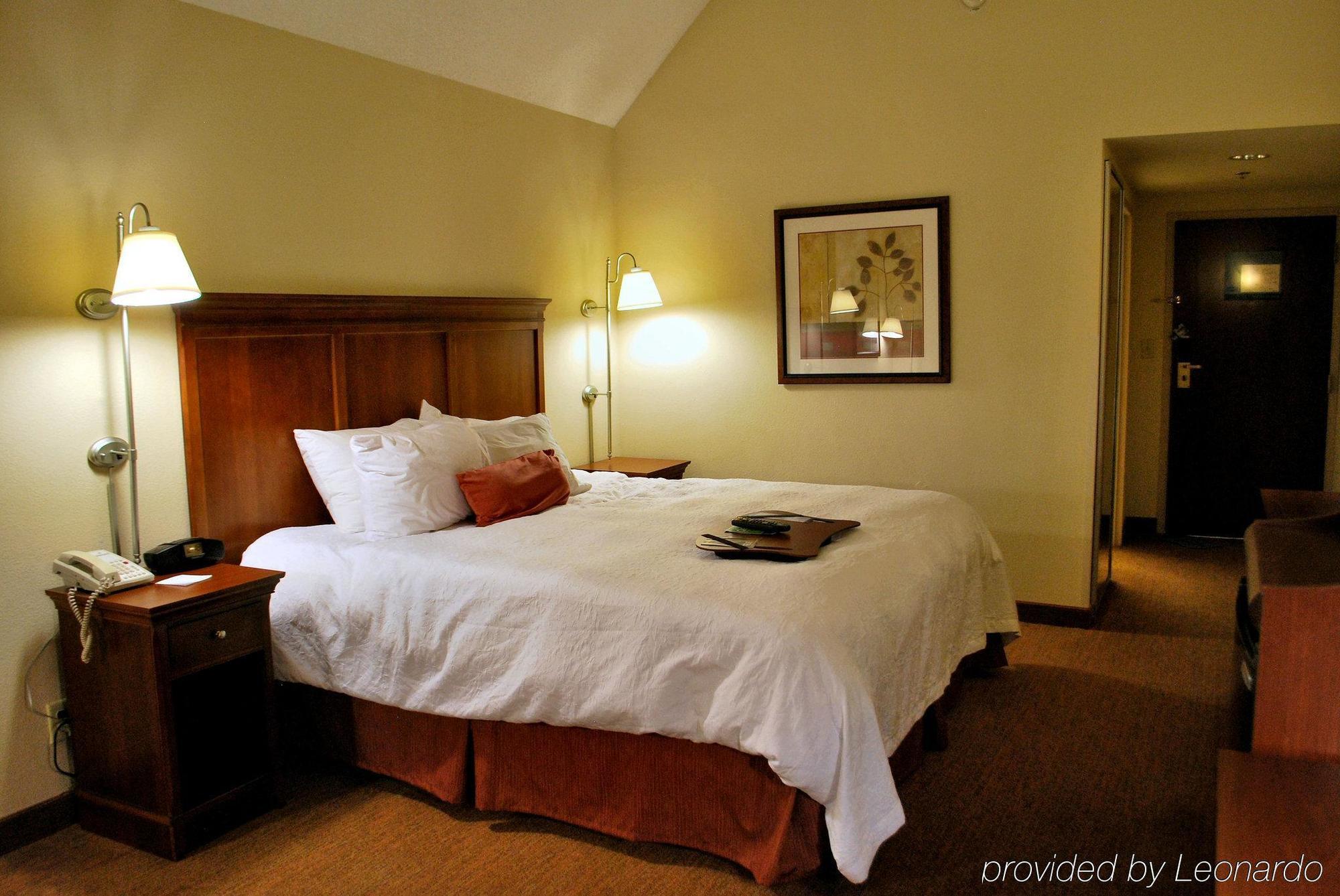 Hampton Inn Raleigh Capital Blvd North Phòng bức ảnh