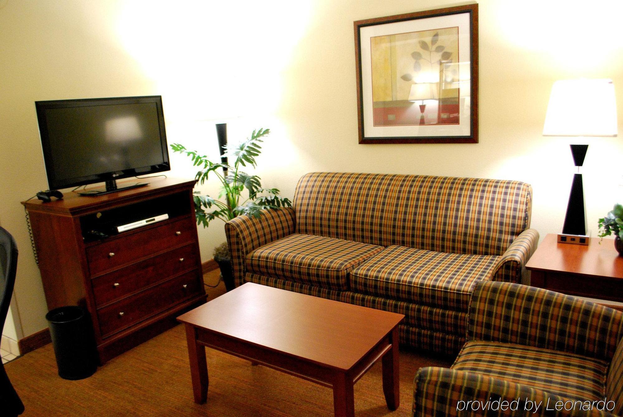 Hampton Inn Raleigh Capital Blvd North Phòng bức ảnh
