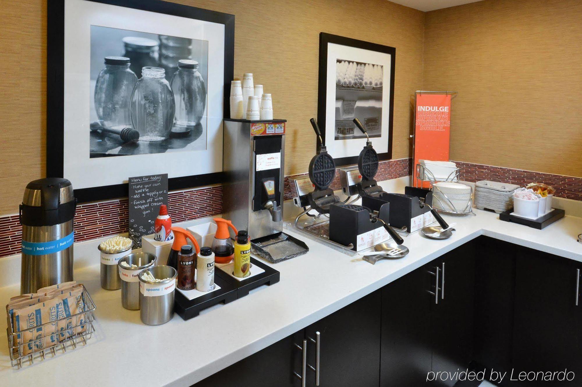 Hampton Inn Raleigh Capital Blvd North Ngoại thất bức ảnh