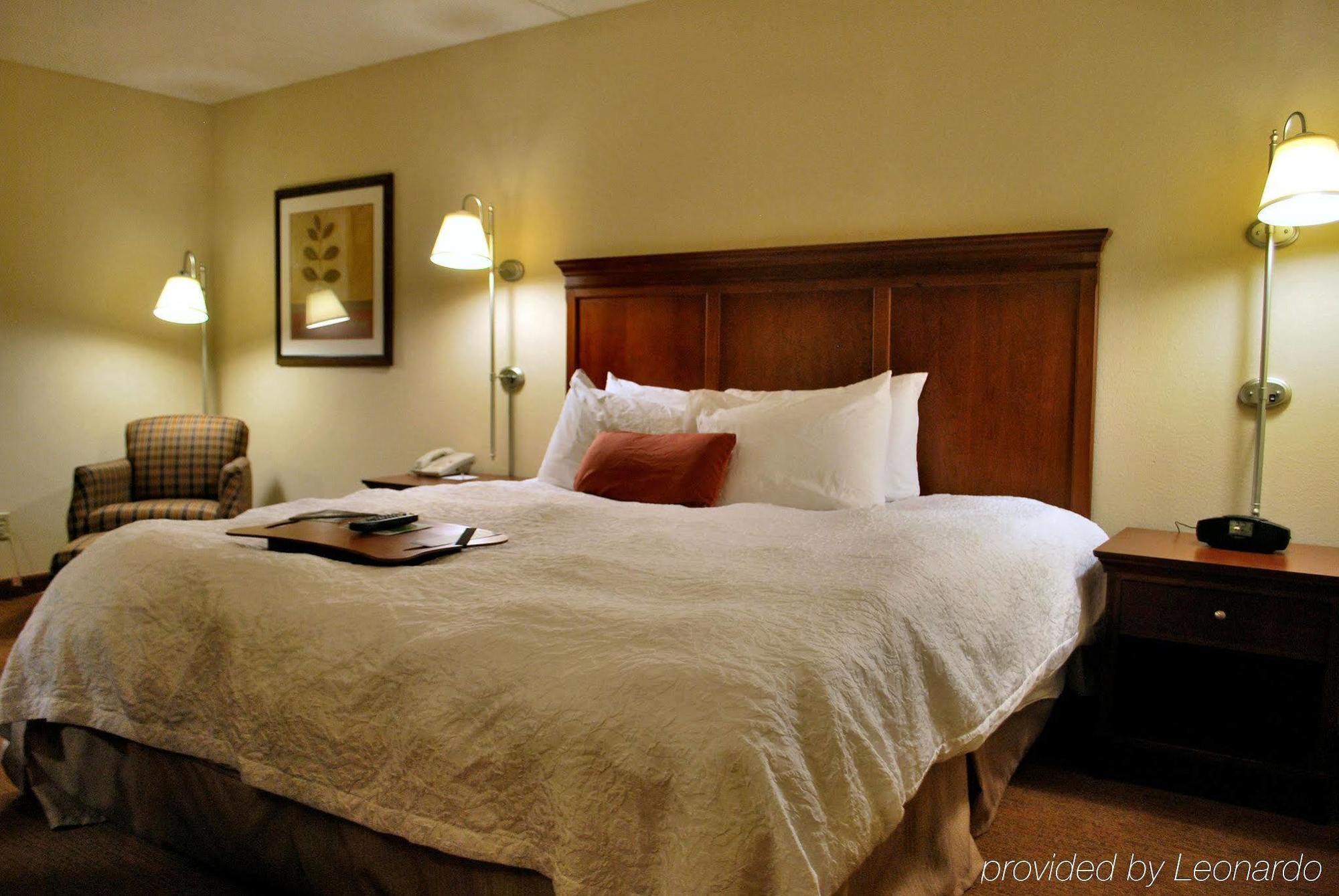 Hampton Inn Raleigh Capital Blvd North Phòng bức ảnh