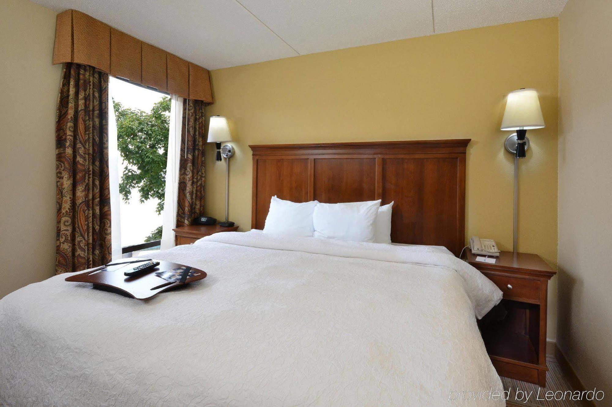 Hampton Inn Raleigh Capital Blvd North Ngoại thất bức ảnh