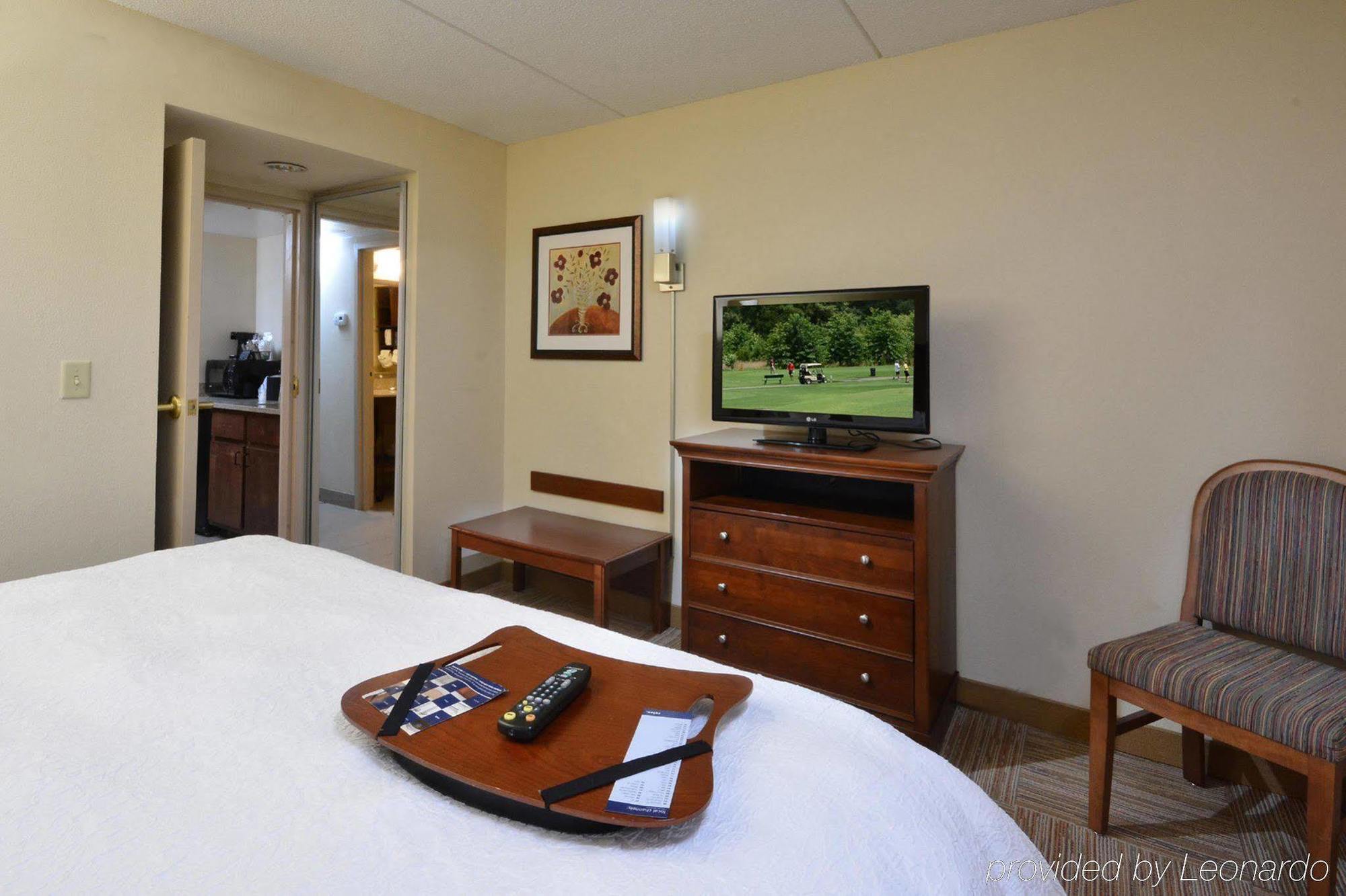 Hampton Inn Raleigh Capital Blvd North Ngoại thất bức ảnh