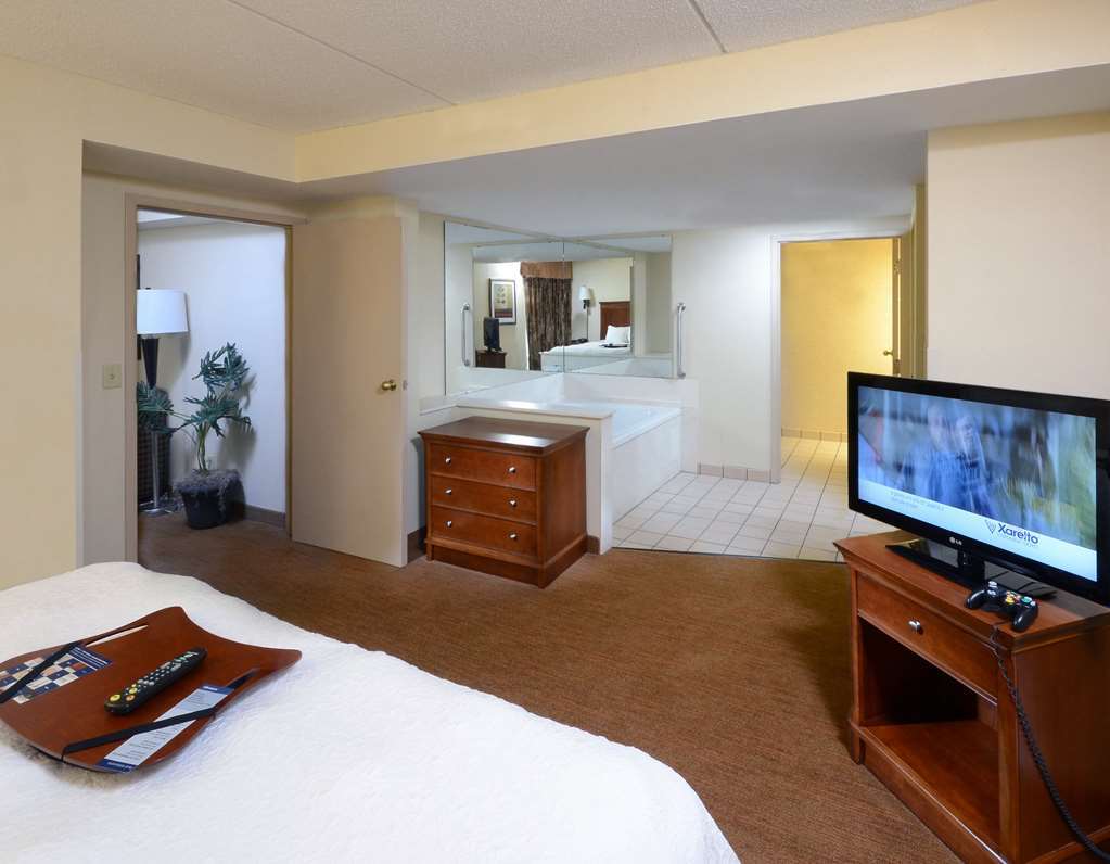 Hampton Inn Raleigh Capital Blvd North Phòng bức ảnh
