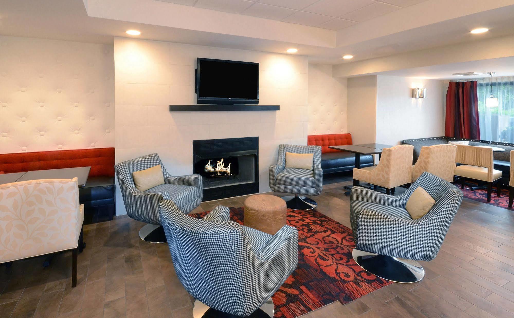 Hampton Inn Raleigh Capital Blvd North Ngoại thất bức ảnh