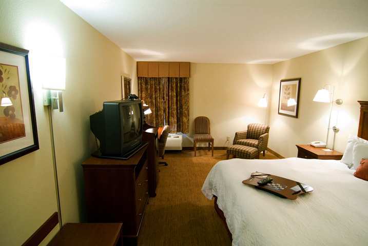 Hampton Inn Raleigh Capital Blvd North Phòng bức ảnh